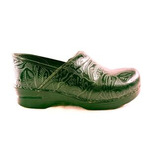 DANSKO Women Size EU 40 / US 9.5 Black Embossed Leather Clog Shoe Comfort 906